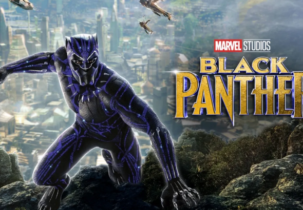 Karakter Black Panther dalam kostum superhero dengan latar belakang kota Wakanda yang futuristik.