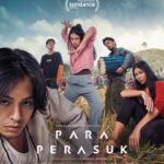 Poster resmi film horor Indonesia Para Perasuk (2026) menampilkan Maudy Ayunda dan Angga Yunanda dengan adegan kesurupan di tengah desa