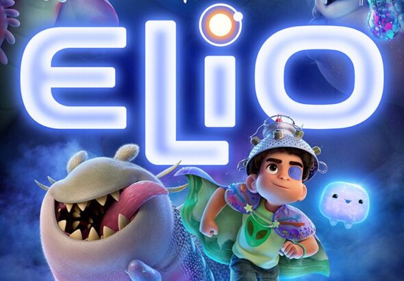 Poster film animasi Elio (2025) menampilkan Elio berlari bersama makhluk alien di dunia luar angkasa dalam petualangan galaksi penuh warna khas Pixar
